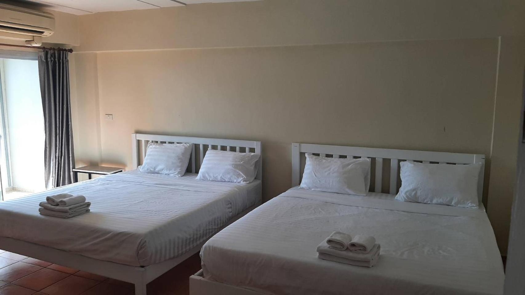 Lomsabai Apartments Bangsaen Eksteriør billede