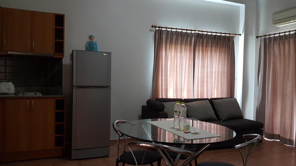Lomsabai Apartments Bangsaen Eksteriør billede