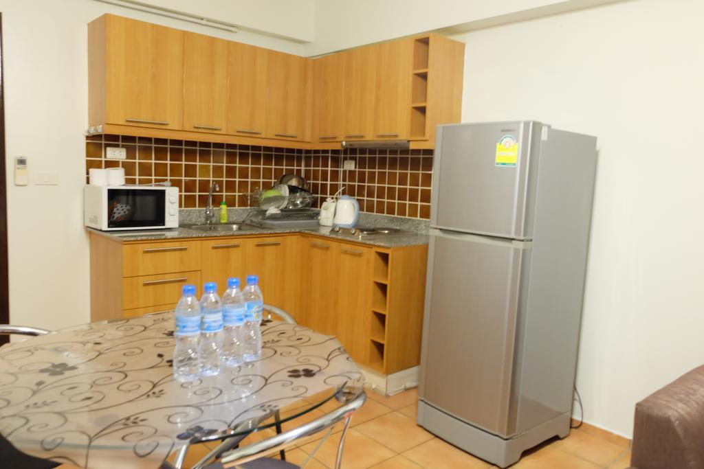 Lomsabai Apartments Bangsaen Eksteriør billede