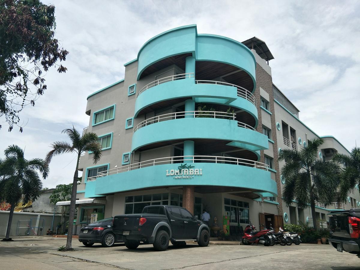 Lomsabai Apartments Bangsaen Eksteriør billede